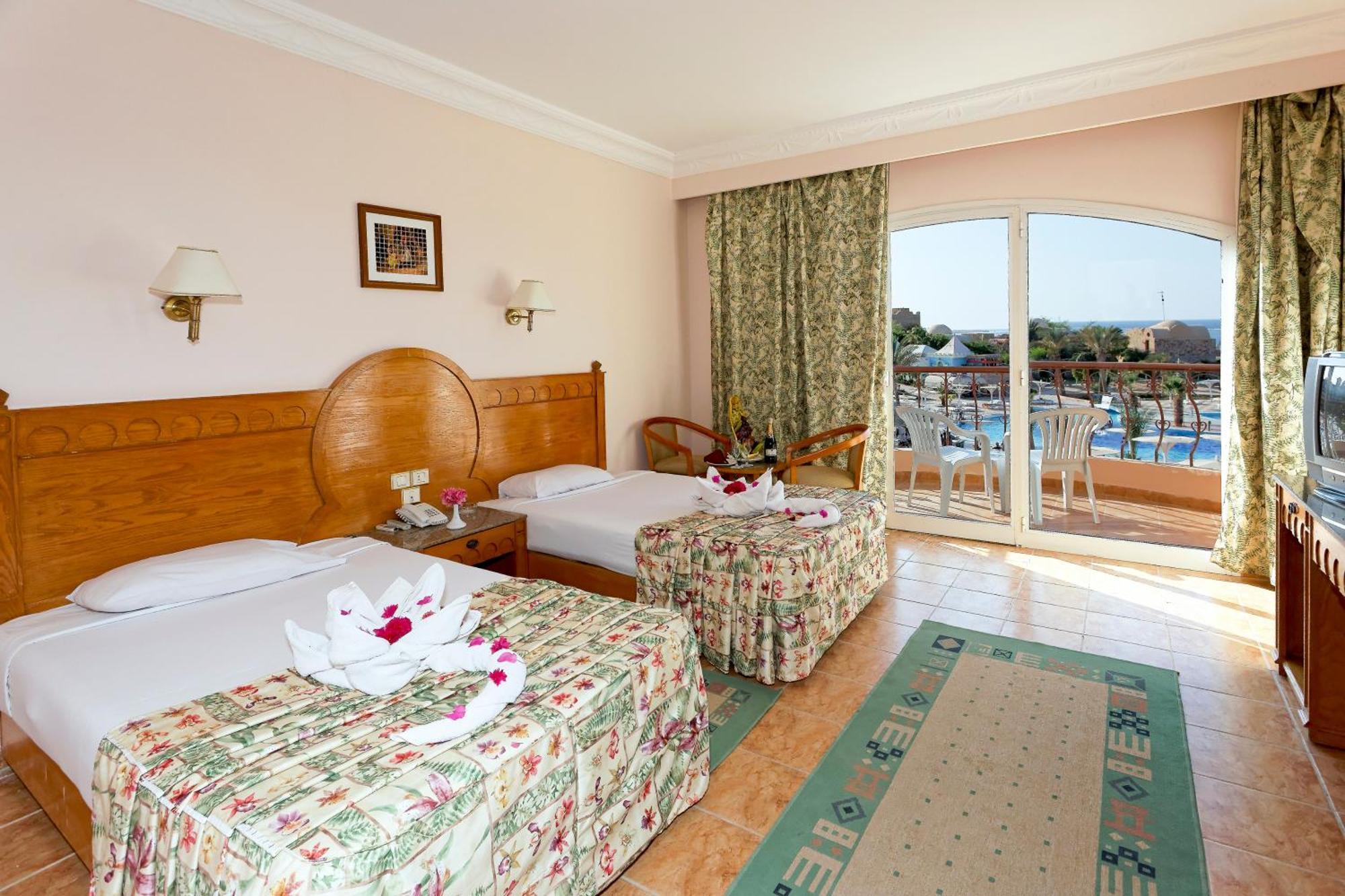 Pensee Royal Garden Beach Resort El Qoseir Exterior foto