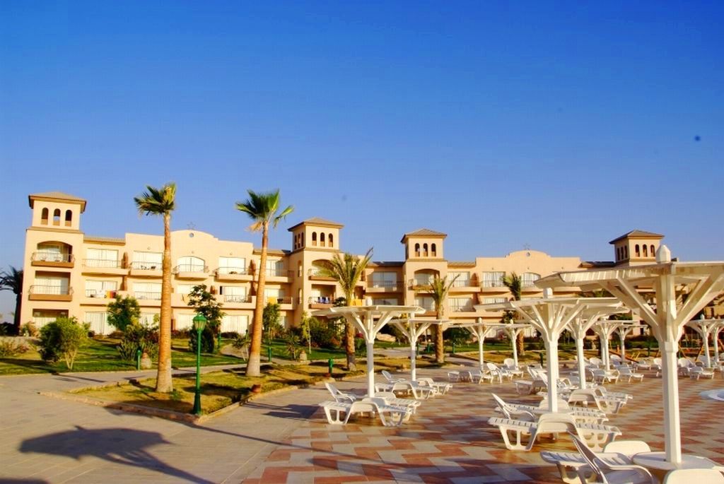 Pensee Royal Garden Beach Resort El Qoseir Exterior foto